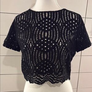 Forever 21 Black Graphic Crop Blouse